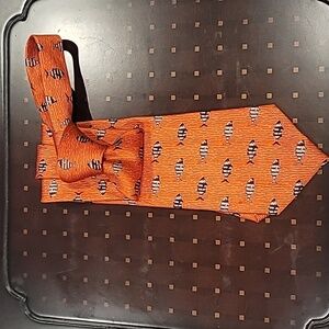 Barry Wells Vintage Theme All Silk Tie Red Black 3.5 in. Wide